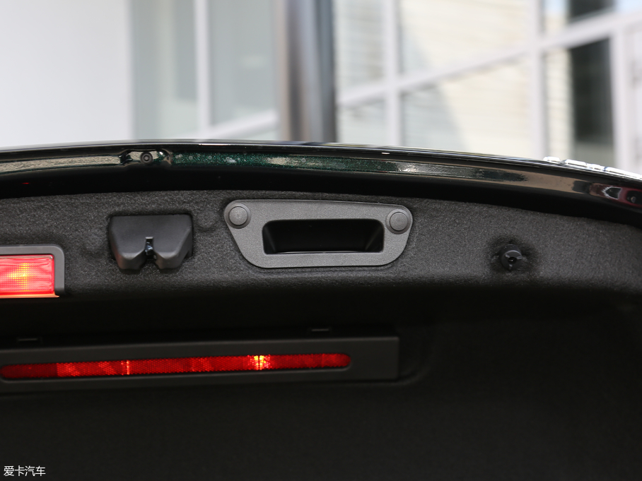 2019YC C 260 L \Ӱ