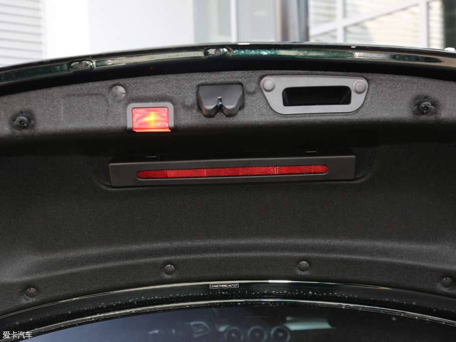 2019YC C 260 L \Ӱ