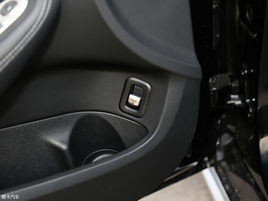 2019YC C 260 L \Ӱ