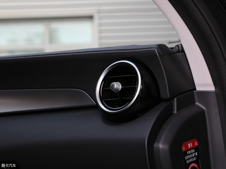 2019YC C 260 L \Ӱ