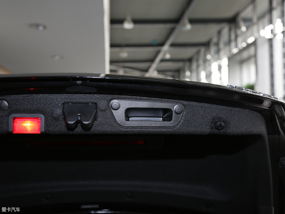 2019��YC�� C 180 L �r����