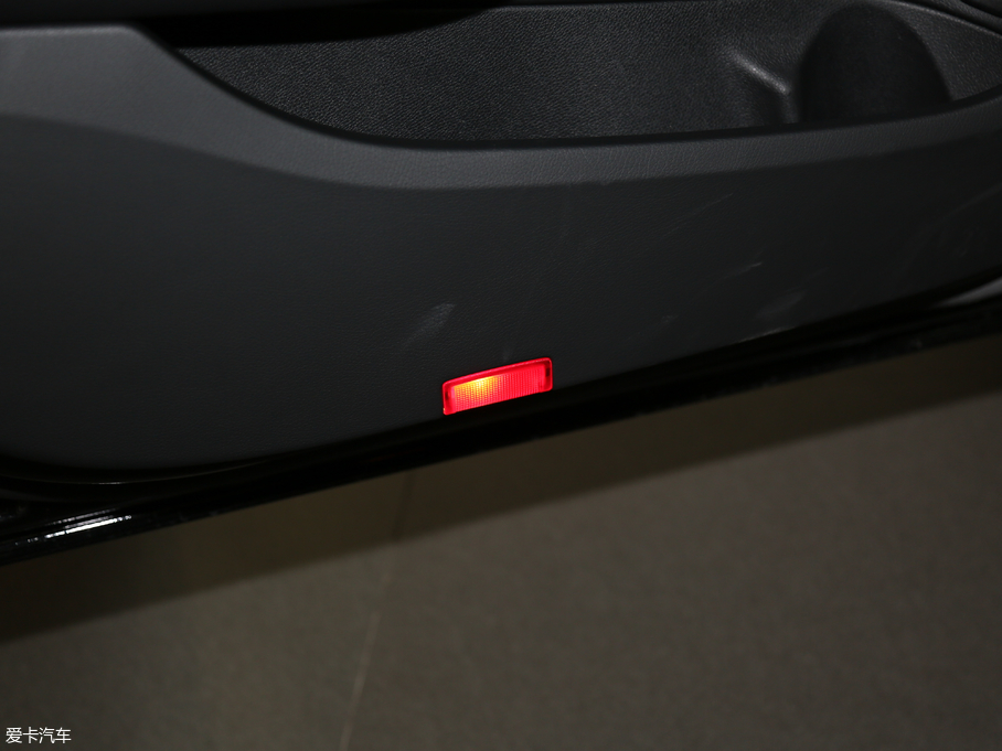 2019��YC�� C 180 L �r����