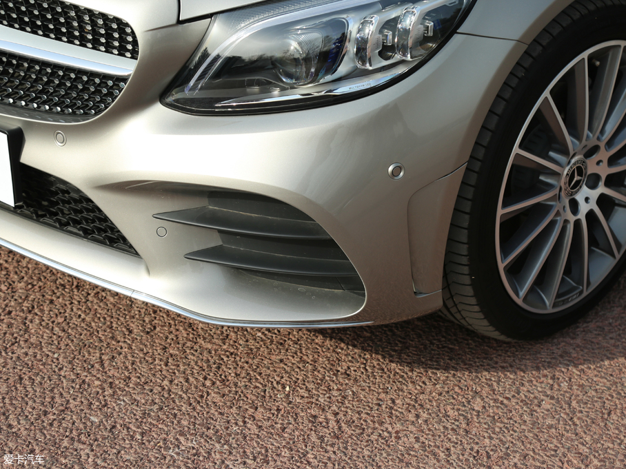 2019YC C 260 L \Ӱ