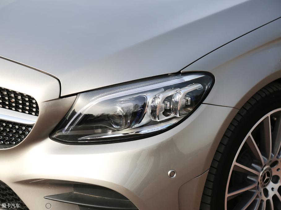 2019YC C 260 L \Ӱ