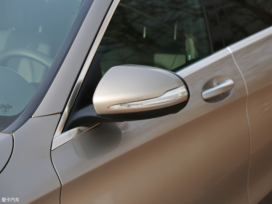 2019YC C 260 L \Ӱ