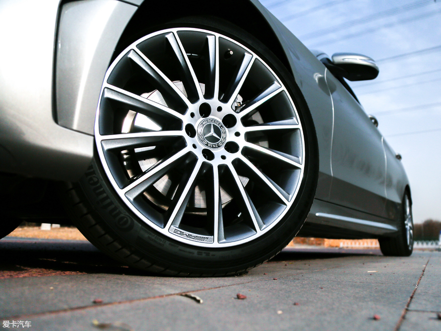 2019YC C 260 L \Ӱ