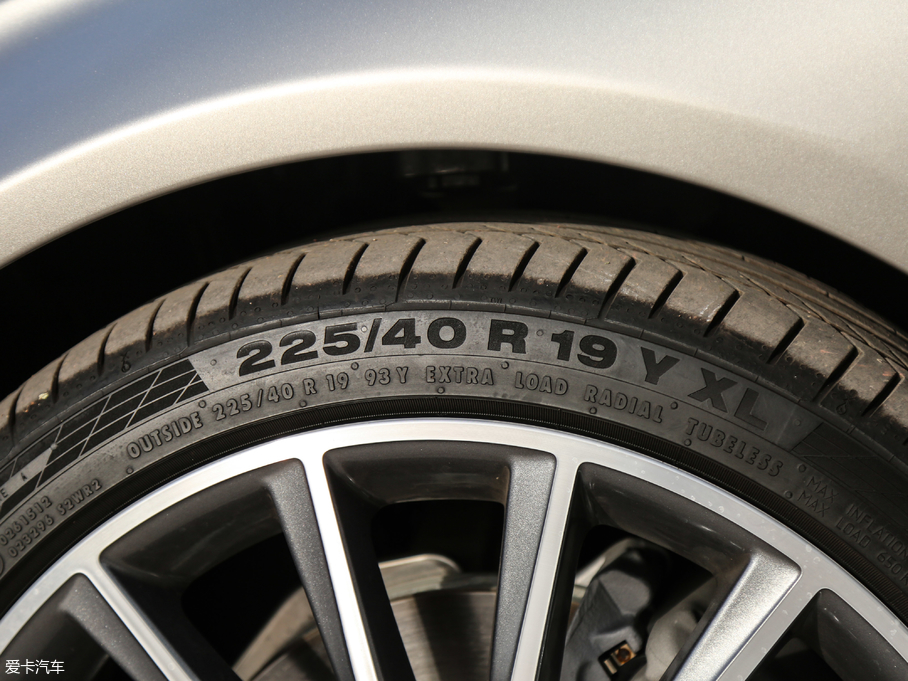 2019YC C 260 L \Ӱ