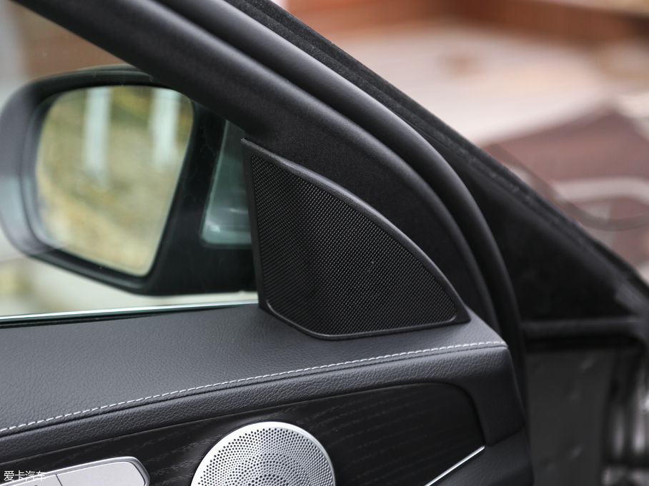 2019YC C 260 L \Ӱ