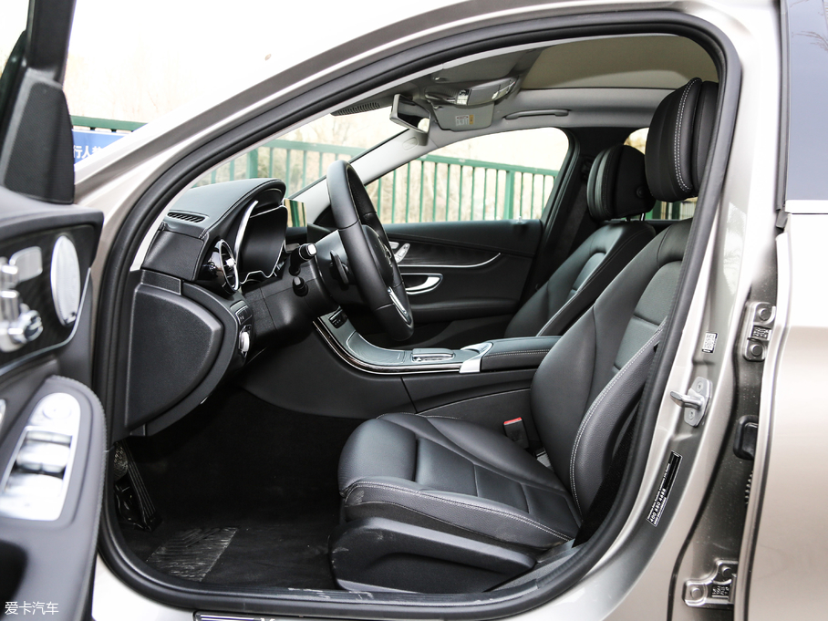 2019YC C 260 L \Ӱ