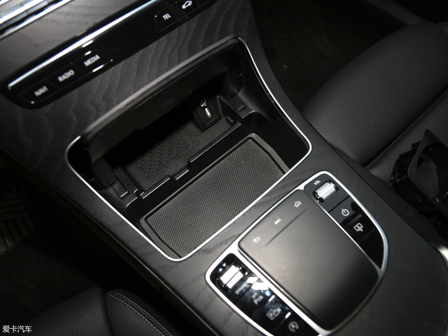 2019YC C 260 L \Ӱ