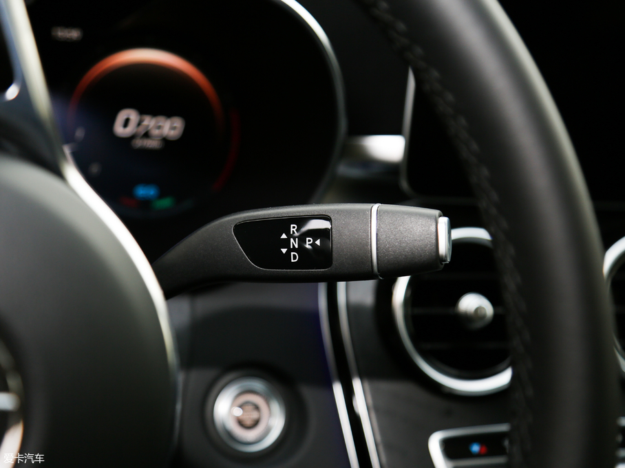 2019YC C 260 L \Ӱ