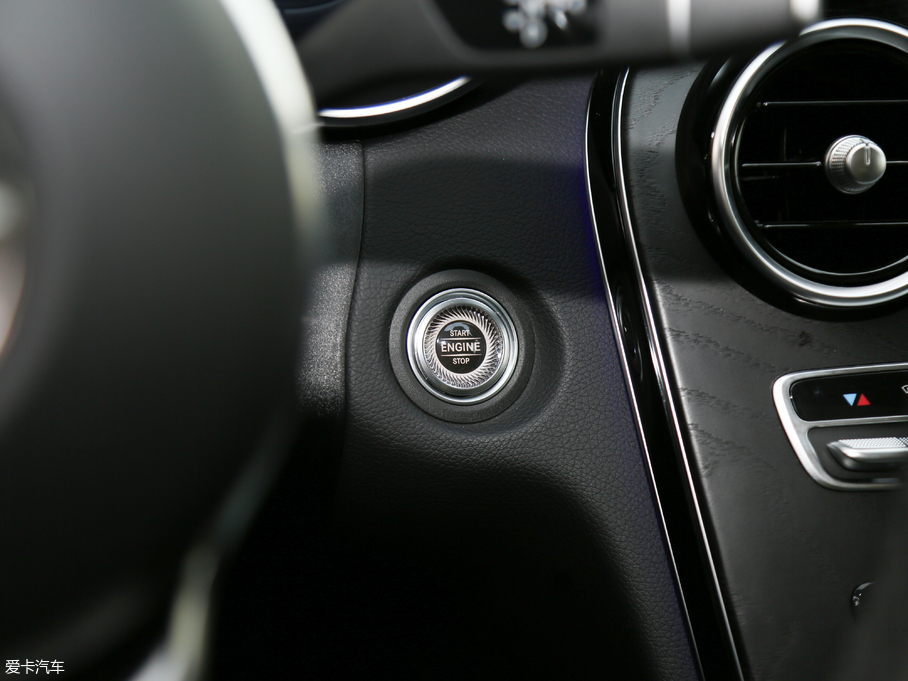 2019YC C 260 L \Ӱ