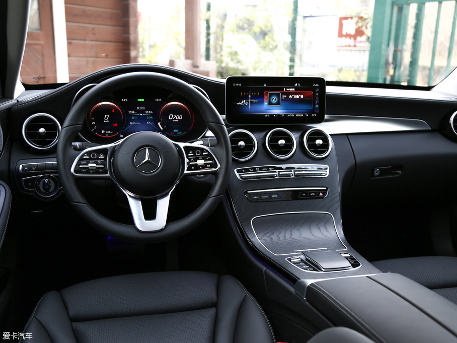 2019YC C 260 L \Ӱ