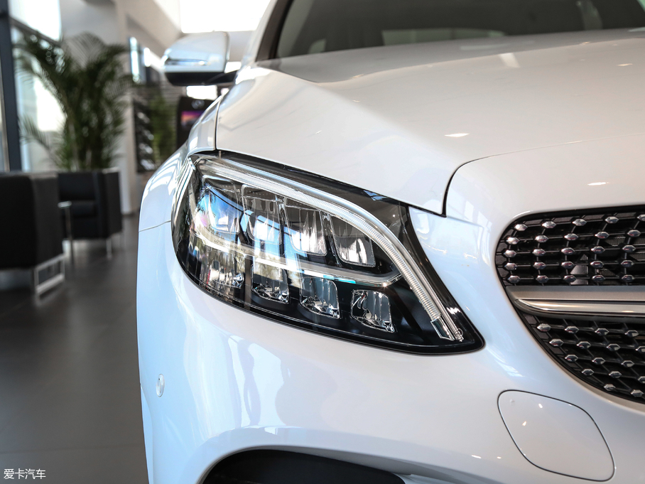 2019YC Ŀ C 260 L \Ӱ