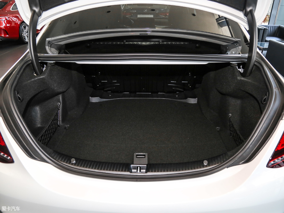 2019YC Ŀ C 260 L \Ӱ