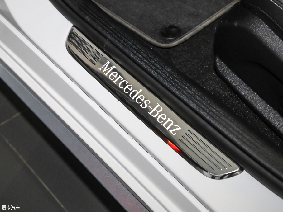 2019YC Ŀ C 260 L \Ӱ