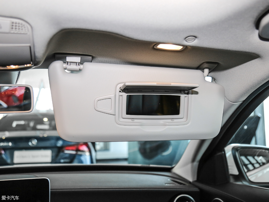 2019YC Ŀ C 260 L \Ӱ