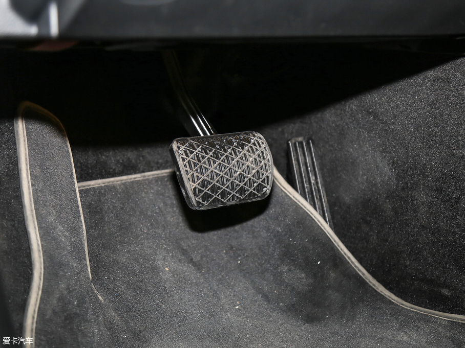 2019YC Ŀ C 260 L \Ӱ