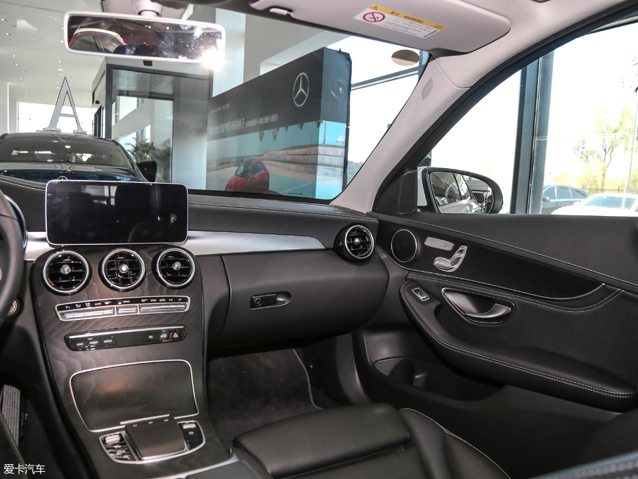 2019YC Ŀ C 260 L \Ӱ