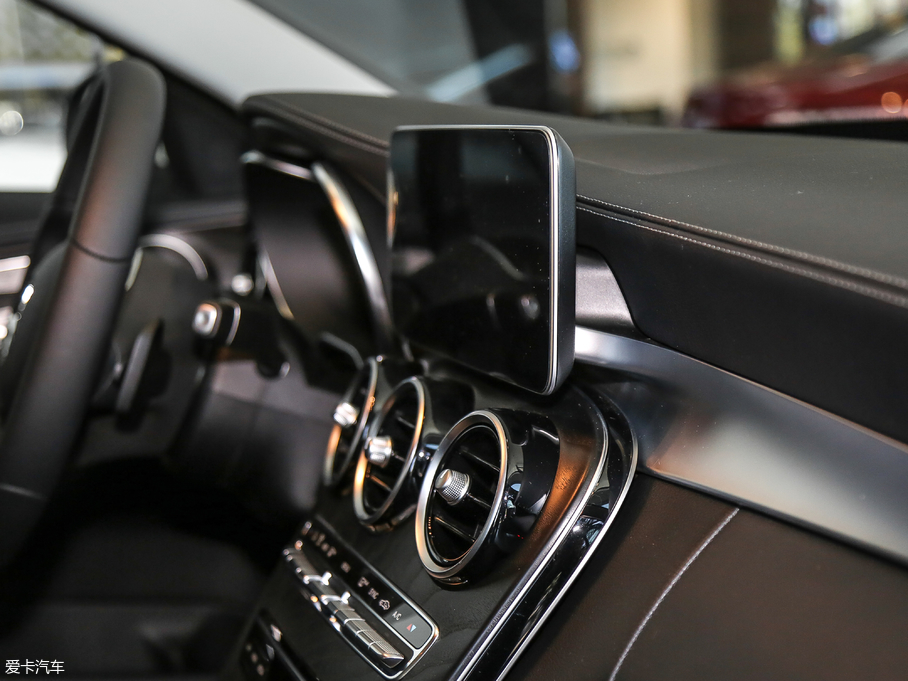 2019YC Ŀ C 260 L \Ӱ