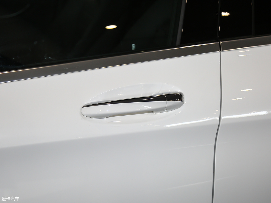 2019YC Ŀ C 260 L