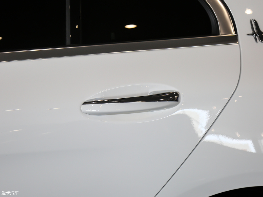 2019YC Ŀ C 260 L