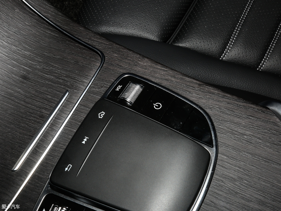 2019YC Ŀ C 260 L