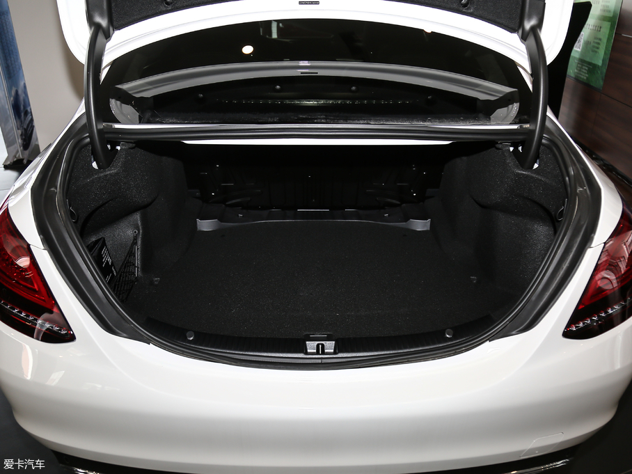 2019YC Ŀ C 260 L