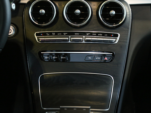 2019款C 260 L 4MATIC 中控区