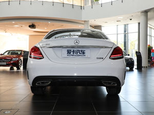 2019款C 260 运动版 正后	