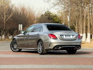 2019款C 260 L 运动版 左后45度