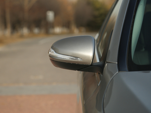 2019C 260 L \Ӱ (ji)^