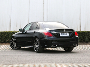 2019款C 260 运动版 4MATIC 左后45度