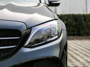 2019款C 260 运动版 4MATIC 大灯