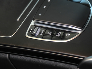 2019Ŀ C 260 L \Ӱ п؅^