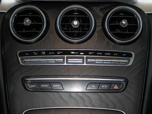 2019Ŀ C 260 L \Ӱ {{