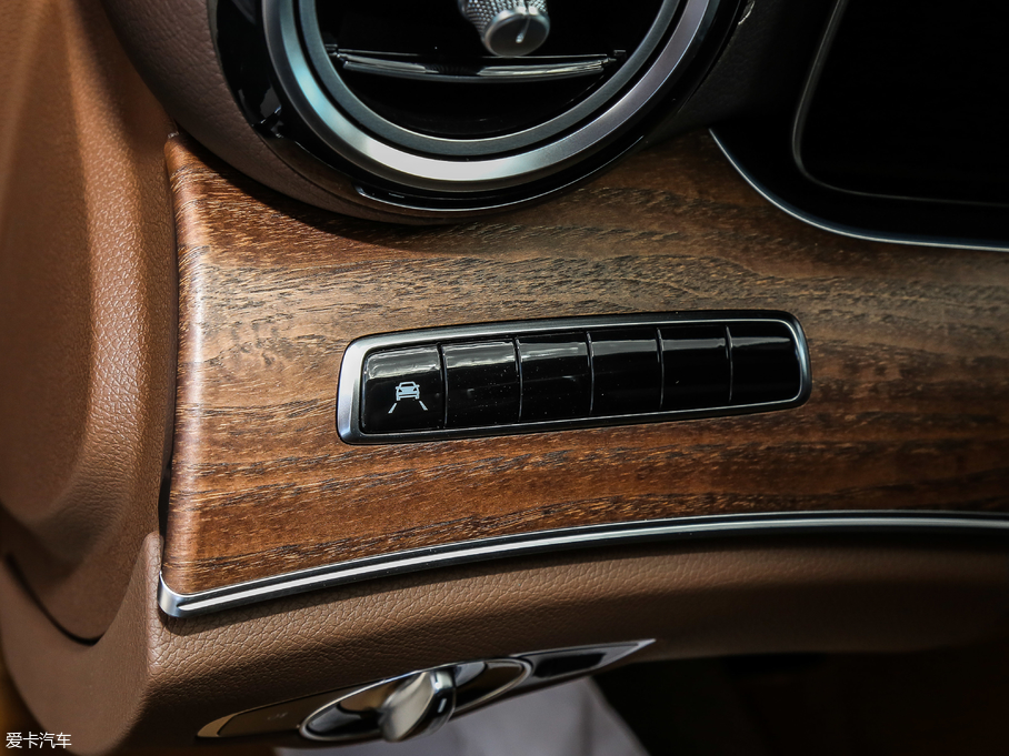 2019YE E 320 L 4MATIC