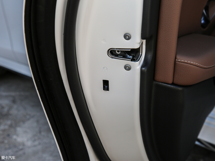 2019YE(j) E 260L \(yn)(dng)