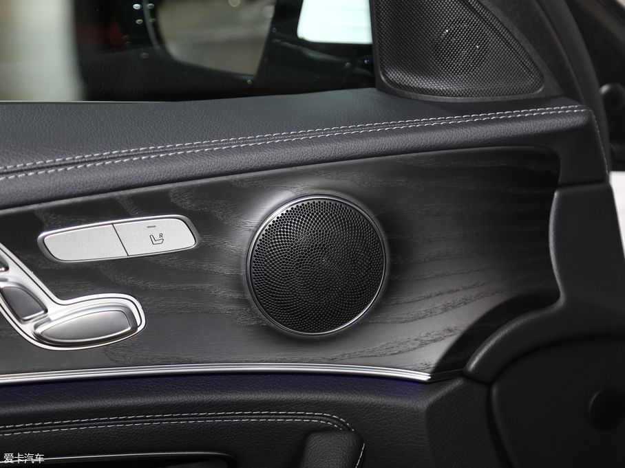 2019��YE�� E 260 L 4MATIC �\����