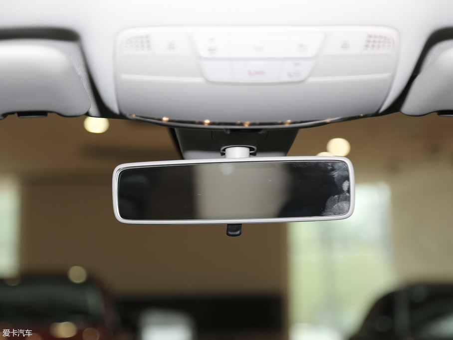 2019��YE�� E 260 L 4MATIC �\����