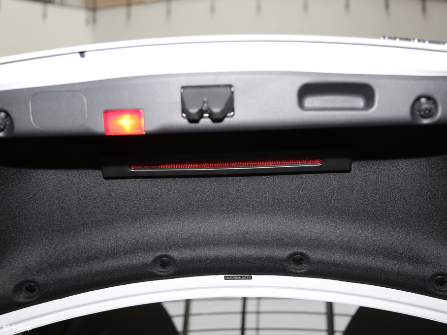 2019��YE�� E 260 L 4MATIC �\����