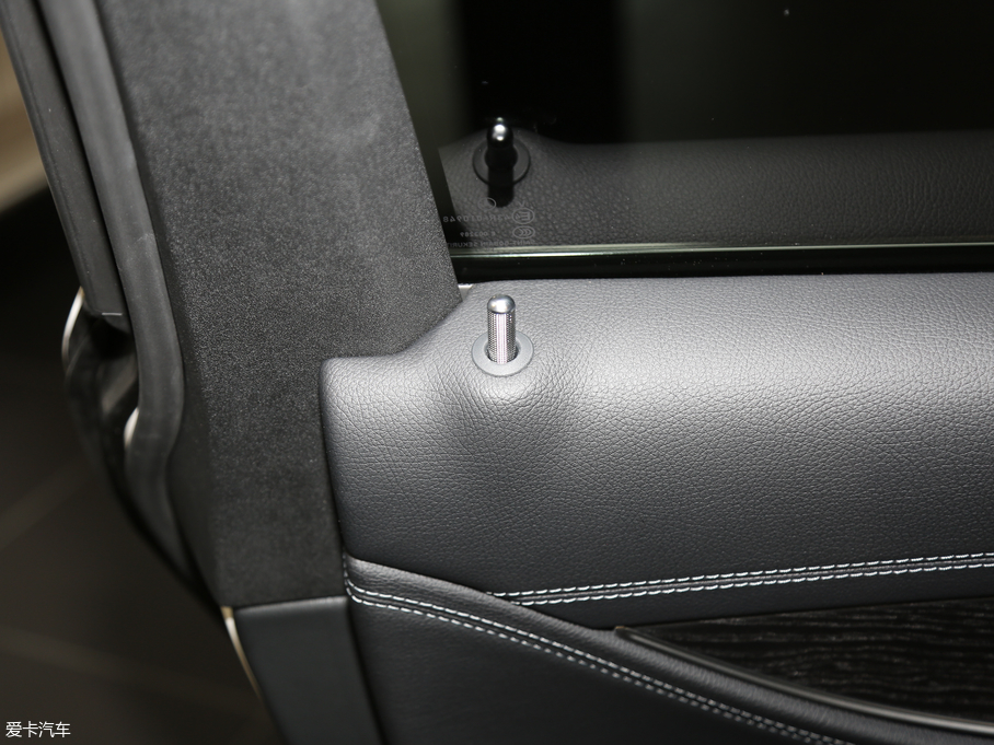 2019��YE�� E 260 L 4MATIC �\����