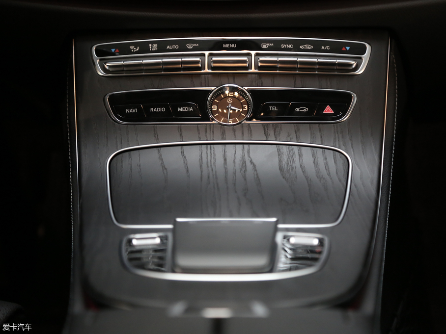 2019��YE�� E 260 L 4MATIC �\(y��n)��(d��ng)��