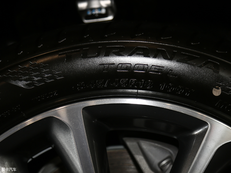 2019YE Ŀ E 300 L r