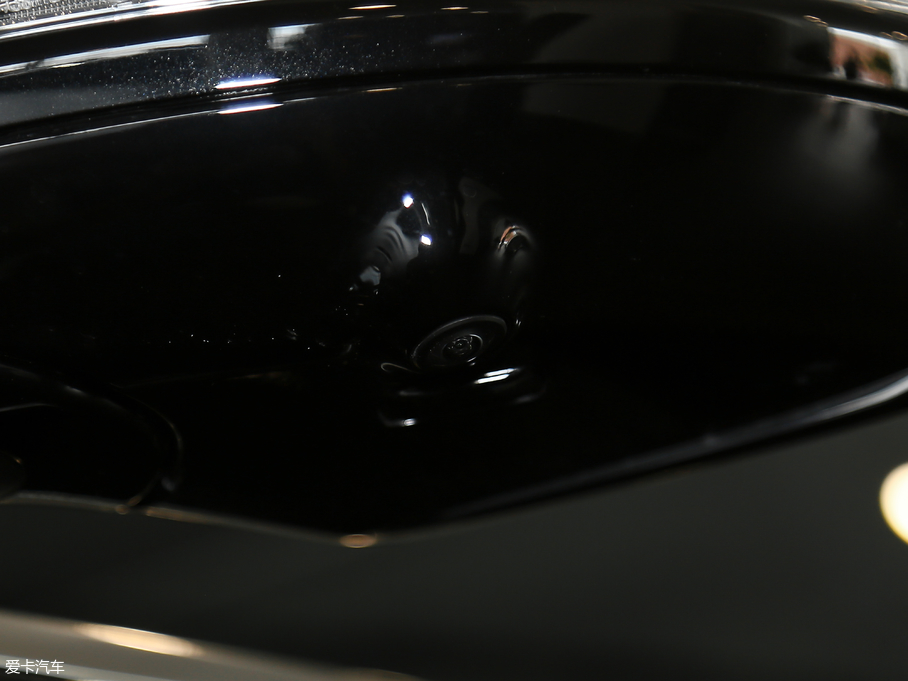 2019YE Ŀ E 300 L r