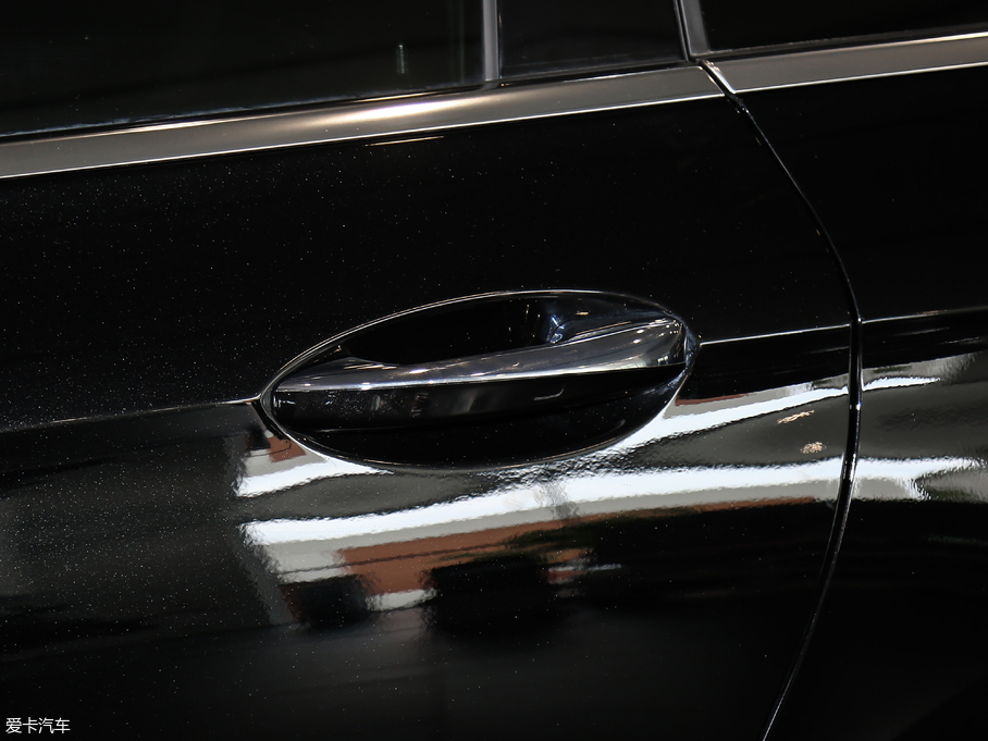 2019YE Ŀ E 300 L r