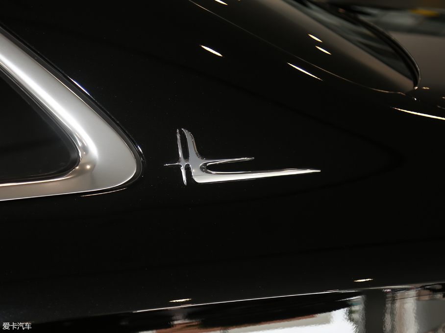 2019YE Ŀ E 300 L r