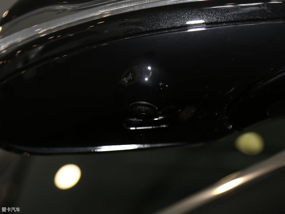 2019YE Ŀ E 300 L r