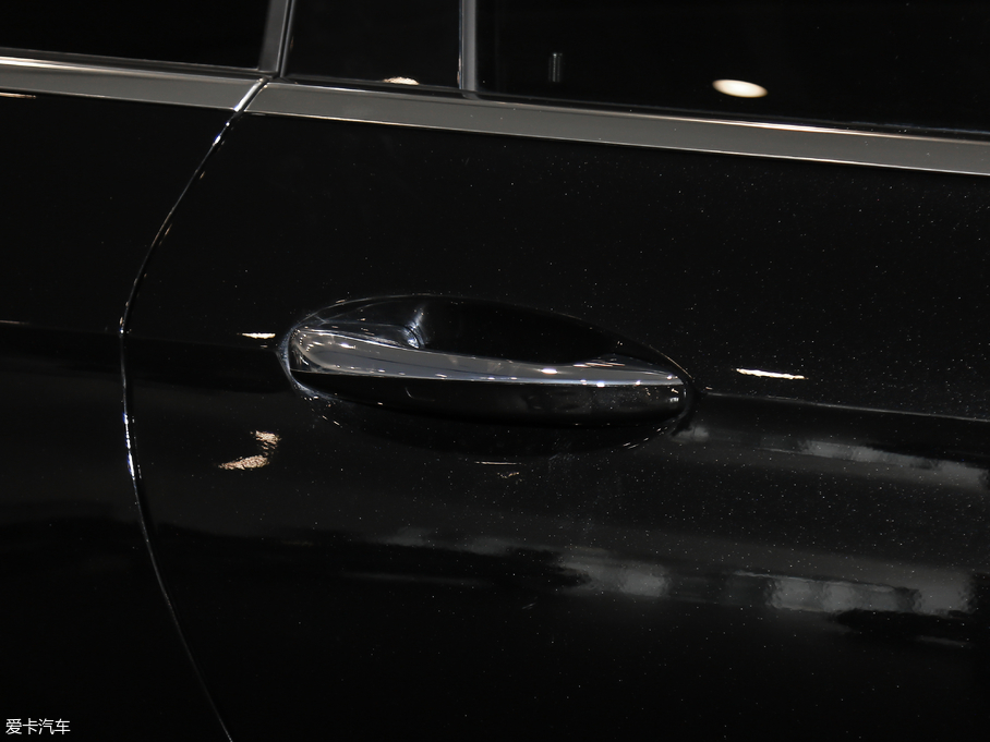 2019YE Ŀ E 300 L r