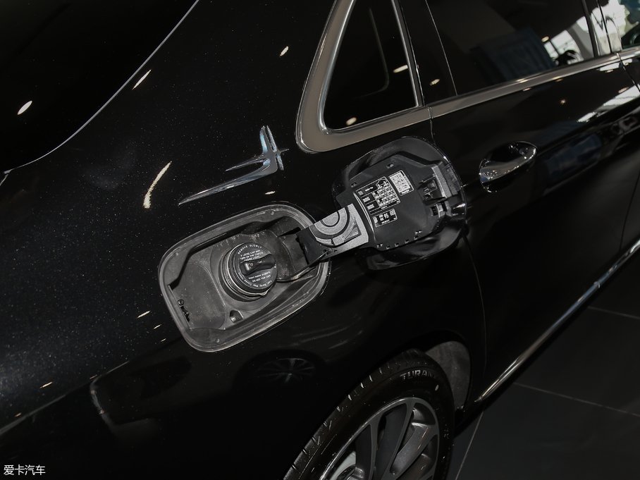 2019YE Ŀ E 300 L r